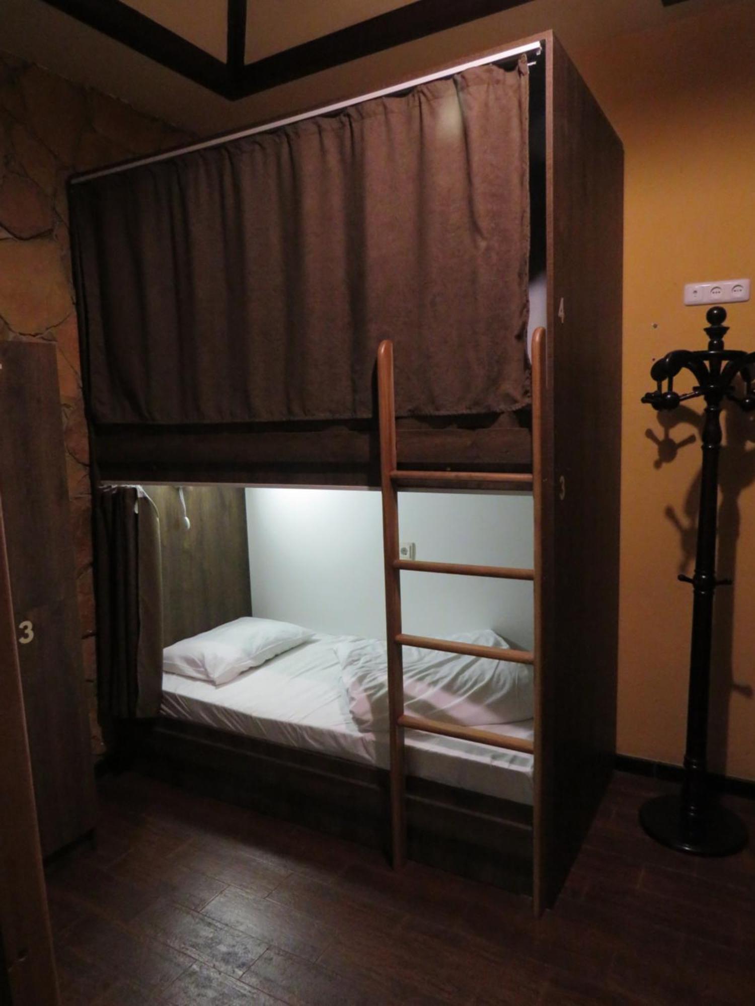 Hostel Jan In The Very Center เยเรวาน ภายนอก รูปภาพ