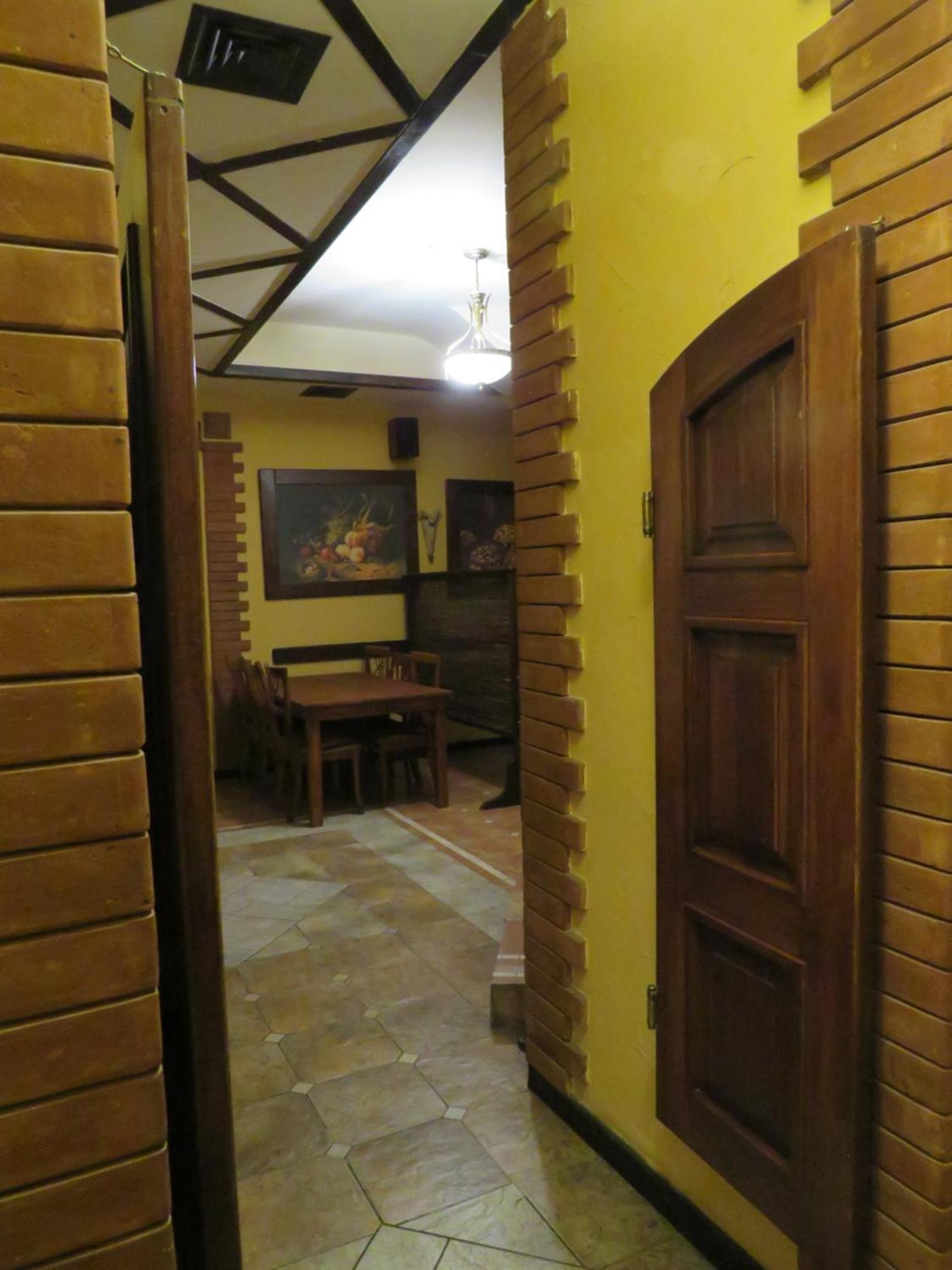 Hostel Jan In The Very Center เยเรวาน ภายนอก รูปภาพ